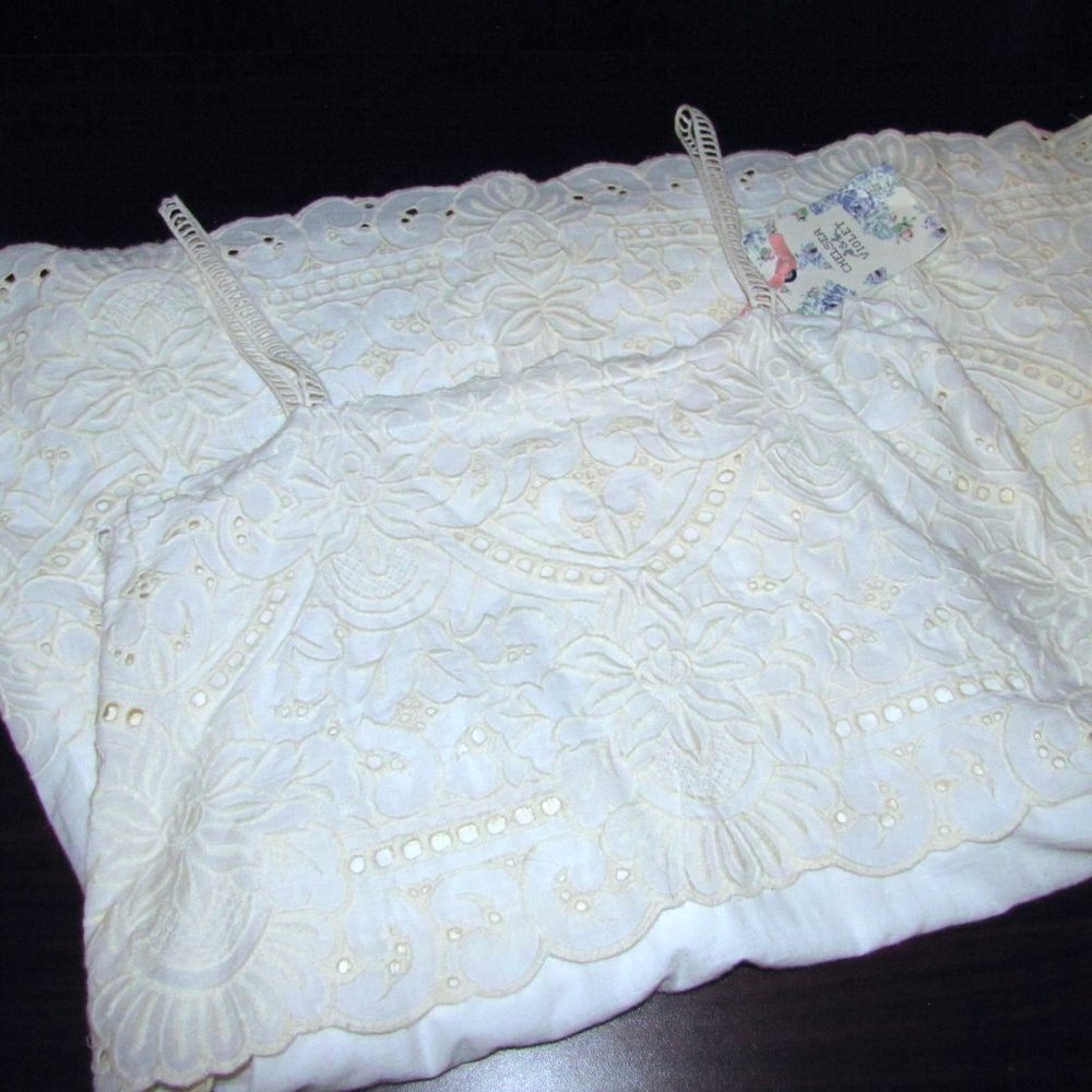 NWT! Chelsea & Violet Embroidered Lace Dress Ivory